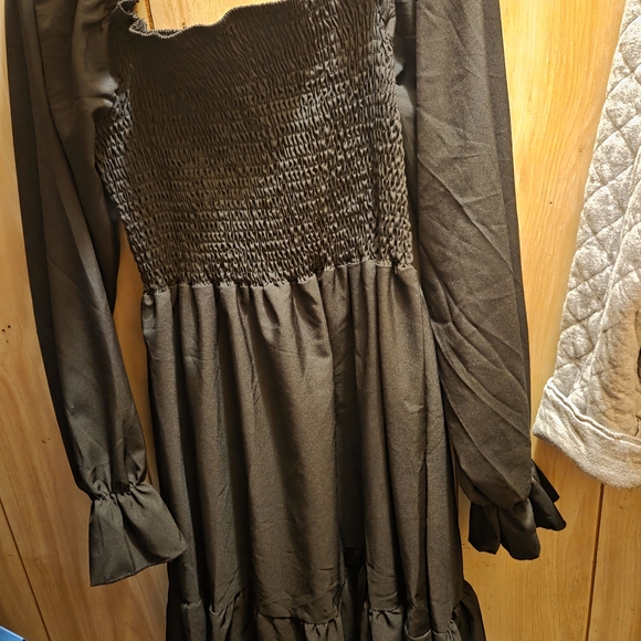 Amazon Dresses & Skirts - Amazon Black Smocked Midi Dress